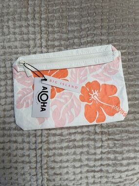 NWT Aloha Big island Hibicus Small Pouch
